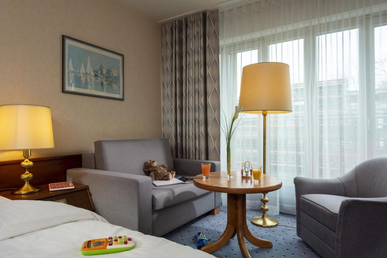 마리팀 호텔 쾰른 외부 사진 Room at the hotel