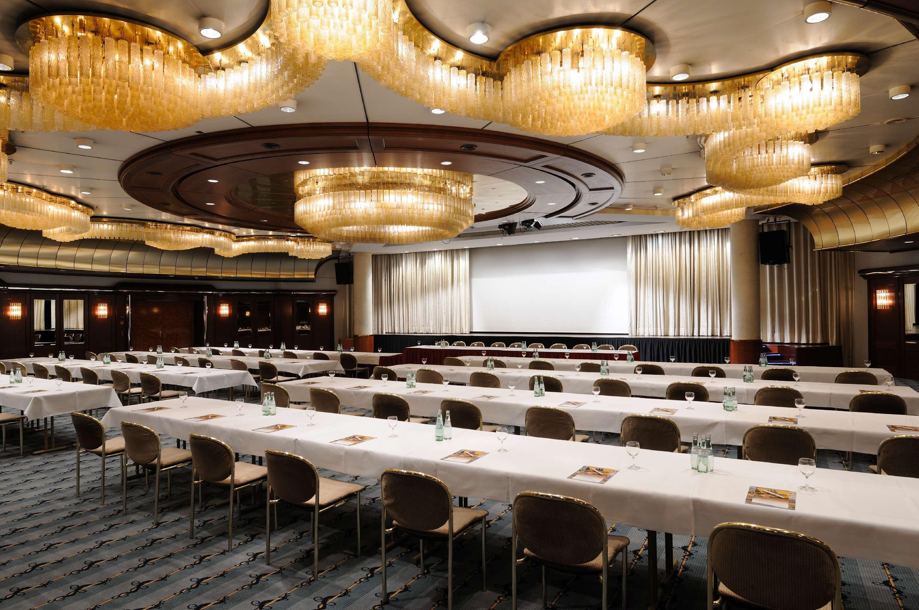 마리팀 호텔 쾰른 외부 사진 The ballroom of the Queen Mary