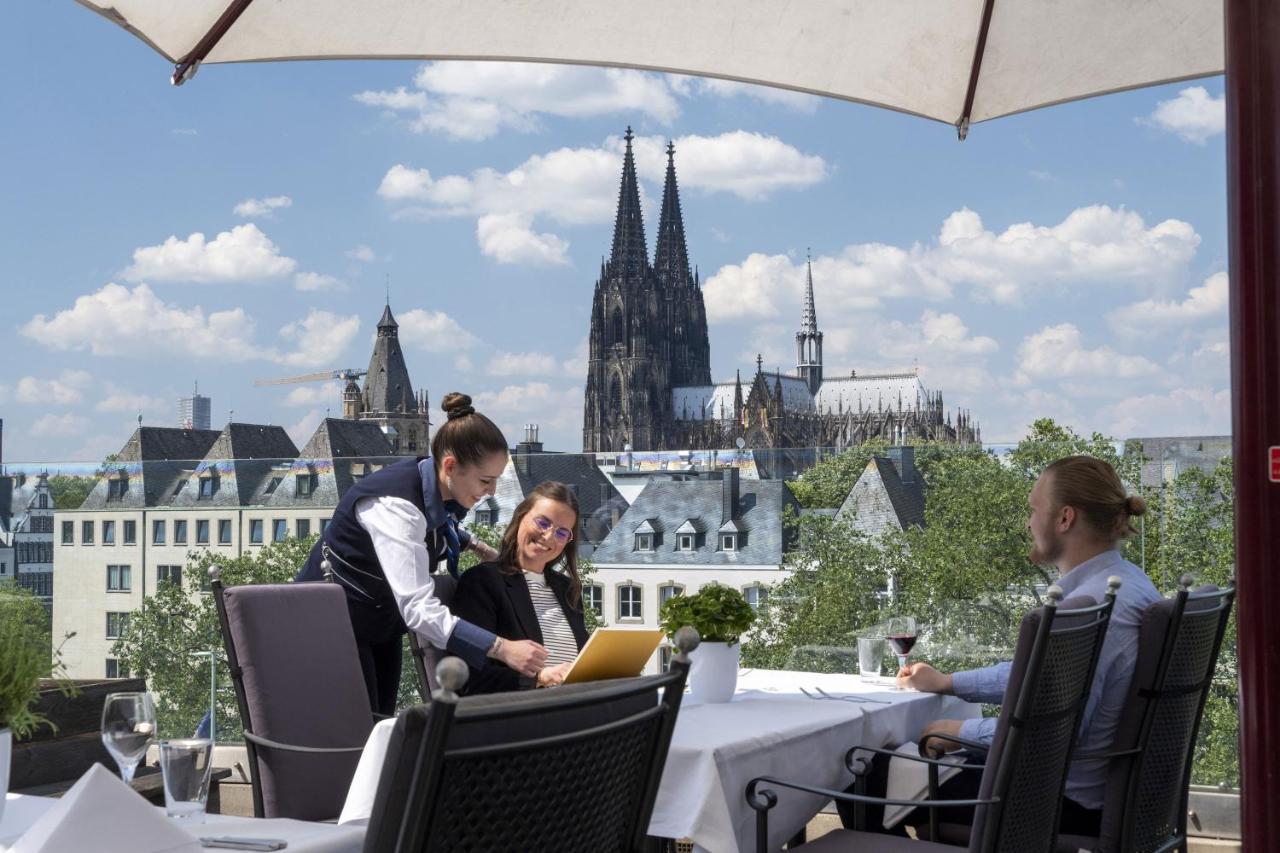 마리팀 호텔 쾰른 외부 사진 The view from the terrace of the restaurant