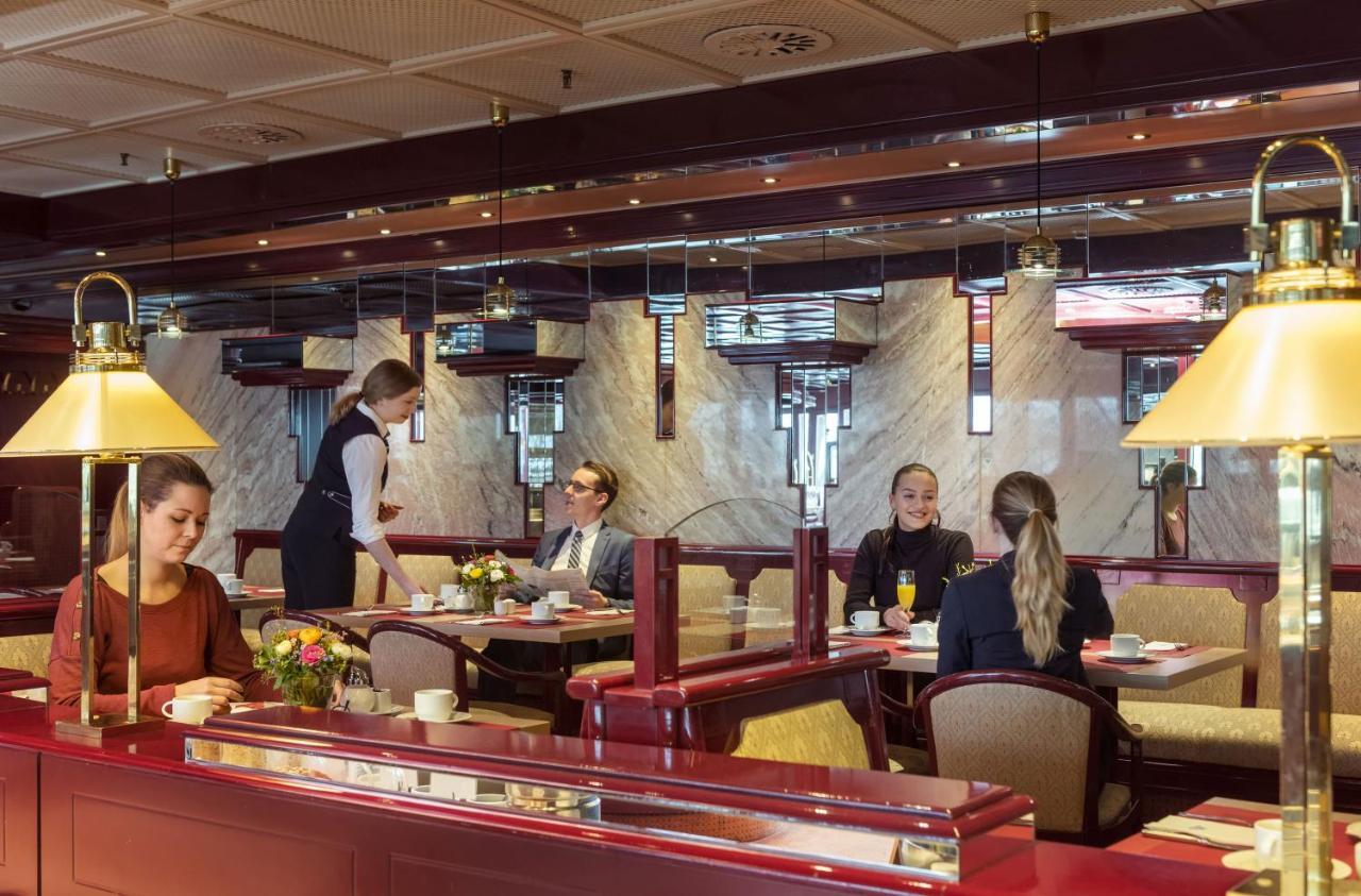 마리팀 호텔 쾰른 외부 사진 Breakfast at the Mandarin Oriental Munich